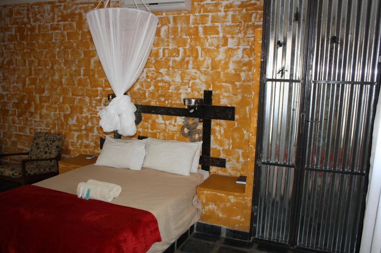 Roy'S Rest Camp Villa Grootfontein ภายนอก รูปภาพ