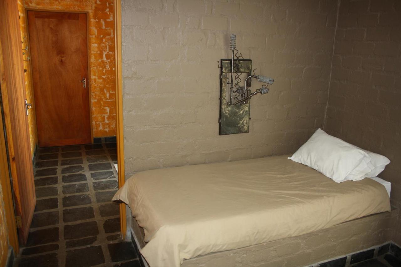 Roy'S Rest Camp Villa Grootfontein ภายนอก รูปภาพ
